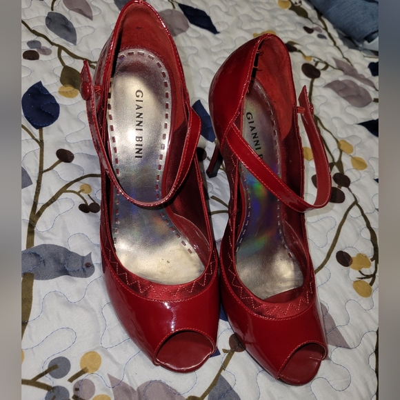 Giani Bini Red Peep Toe Mary Jane Heels - Picture 2 of 4